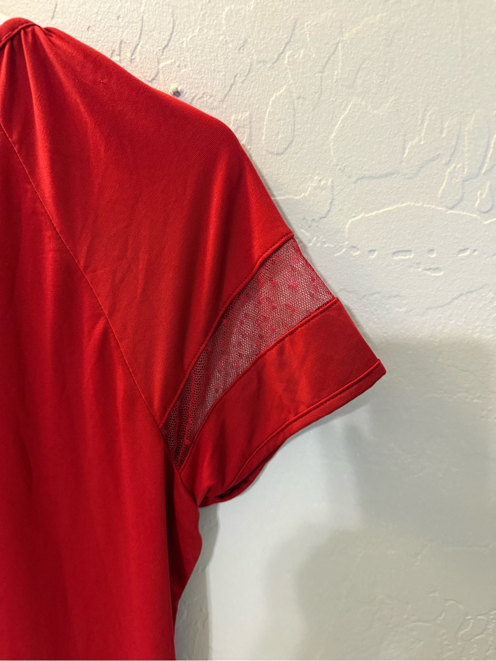 $6 Women’s Red Ruched V-Neck Short Sleeve Top $6 WHEN BUNDLED WITH 3 OR MORE ITE - Picture 4 of 10
